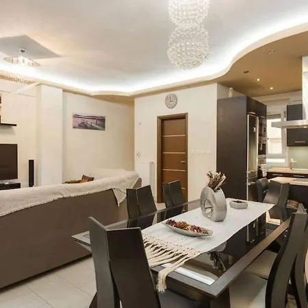 Apartament Socrates & Froso's Lovely Maisonette *